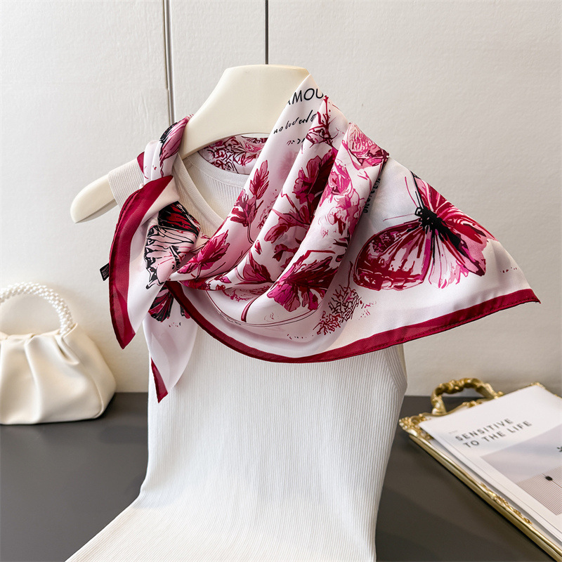 Foulard Quadrato in Seta con S - Wrist Wraps recensione e prezzo