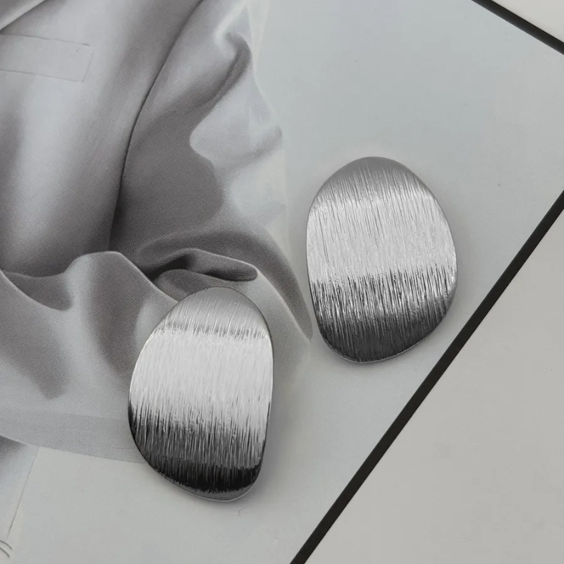 Nuovi Orecchini a Perno Geomet - Chalk Bag recensione e prezzo